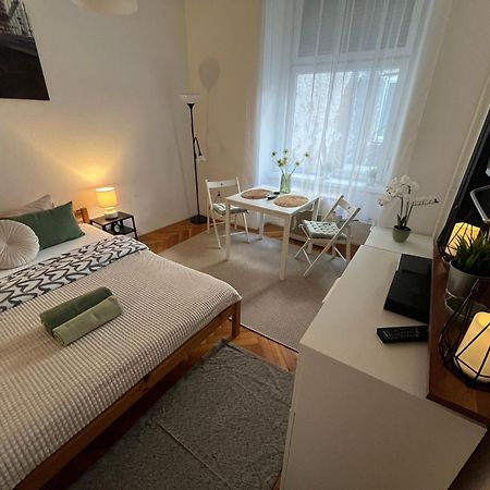 Feel Like Home - Cozy Downtwon Studio For 2 Budapest Exterior foto