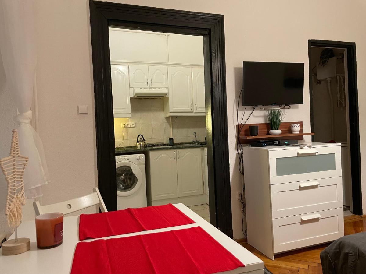 Feel Like Home - Cozy Downtwon Studio For 2 Budapest Exterior foto