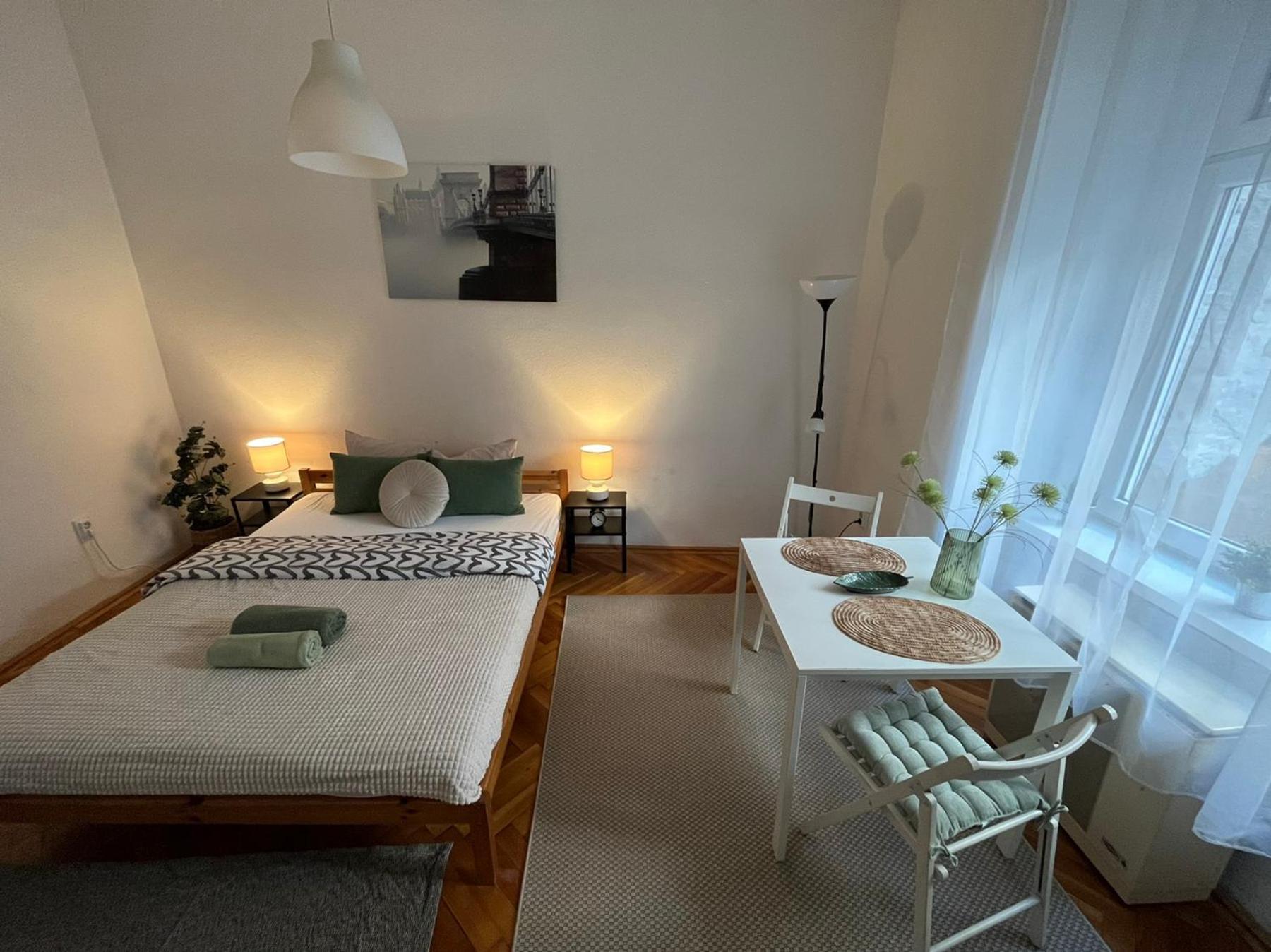 Feel Like Home - Cozy Downtwon Studio For 2 Budapest Exterior foto